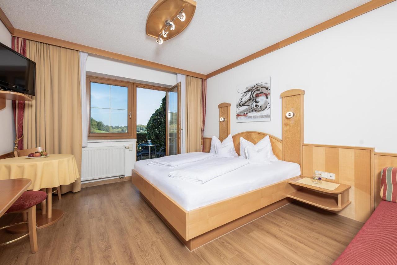 Maria Theresien Hof Loipersdorf Jennersdorf Buitenkant foto